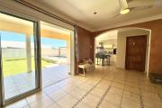 A vendre magnifique Villa F4 avec piscine et grand garage &agrave; Sainte-Anne