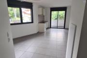 A louer grand studio neuf pour étudiant d'environ 34 m² à l'université du Tampon