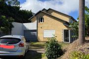  Louer villa F6 avec garage dans les hauts des AVIRONS proche du TEVELAVE