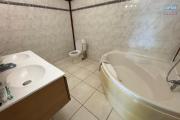 En vente spacieuse villa T7/8 à St Denis-La Montagne, au calme d'une impasse .