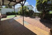 En vente spacieuse villa T7/8 à St Denis-La Montagne, au calme d'une impasse .