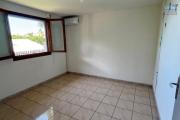 En vente spacieuse villa T7/8 à St Denis-La Montagne, au calme d'une impasse .