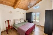 &Agrave; VENDRE &Agrave; PLATEAU CAILLOU &ndash; MAISON FAMILIALE F4 AVEC STUDIO IND&Eacute;PENDANT, VUE MER ET MONTAGNE - chambre 2 maison