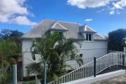 A VENDRE charmante maison de type F4 sur 634 m2 de terrain &agrave; SAINT-GILLES LES HAUTS