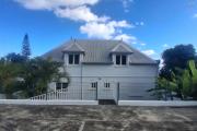 A VENDRE charmante maison de type F4 sur 634 m2 de terrain &agrave; SAINT-GILLES LES HAUTS