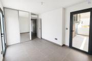 EXCEPTIONNEL  : A LOUER vaste appartement NEUF de type T4 &agrave; TROIS BASSINS LITTORAL