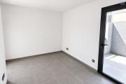 EXCEPTIONNEL  : A LOUER vaste appartement NEUF de type T4 &agrave; TROIS BASSINS LITTORAL