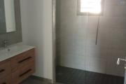 EXCEPTIONNEL  : A LOUER vaste appartement NEUF de type T4 &agrave; TROIS BASSINS LITTORAL