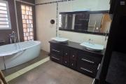 A louer sublime villa MEUBLE de type F7- prestations haut de gamme et environnement paisible
