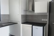 A louer bel appartement récent de type F2 sur la résidence Castel Roc Bois de Nèfles à Sainte Clotilde.