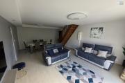 Superbe appartement T5 duplex de 124m2 entièrement refait à neuf et vendu meublé à Sainte Clotilde