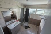 Superbe appartement T5 duplex de 124m2 entièrement refait à neuf et vendu meublé à Sainte Clotilde