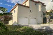 LA POSSESSION &ndash; QUARTIER BOEUF-MORT-Villa d&rsquo;exception avec vue oc&eacute;an, 7 chambres et fort potentiel patrimonial