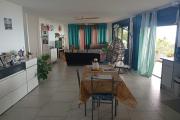 A VENDRE MAISON F3 DE PLAIN PIED DE 174 M2 DE SURFACE AVEC VUE MER A L'ETANG ST LEU