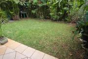 A vendre magnifique appartement F2 avec jardinet privatif dans r&eacute;sidence avec piscine le Tampon 400