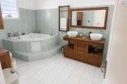 A Louer Villa de 4 chambres, dont 1 suite parentale, belle terrasse, jardin cl&ocirc;tur&eacute;, endroit au calme &agrave; STE MARIE/ TERRAIN ELISA