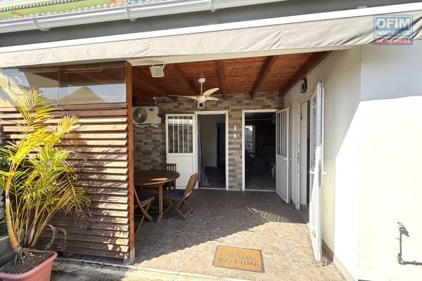 A louer jolie Villa 3 chambres MEUBLEE et remise à neuf de 93m2 à Saint-Benoit