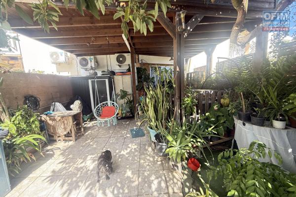 A vendre maison T4 mitoyenne proche centre ville du  Port