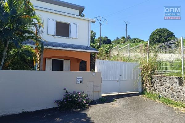 Villa 3 chambres en duplex dans r&eacute;sidence avec vue mer Ravine des Cabris