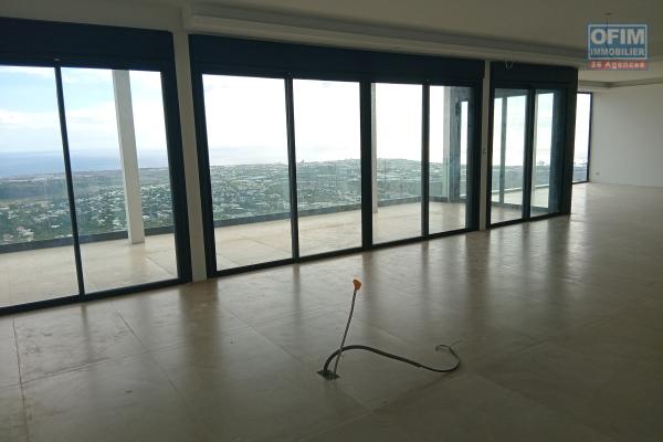 A vendre VILLA D&rsquo;ARCHITECTE AVEC VUE OC&Eacute;AN PANORAMIQUE &ndash; LA POSSESSION