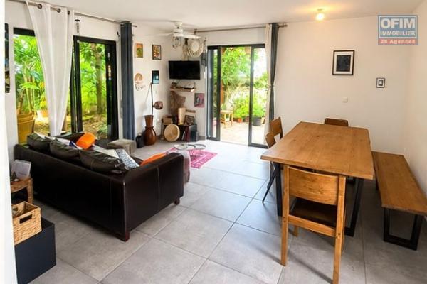 À louer maison F4, 3 chambres, cuisine équipée, terrasse, jardin clôturé, endroit au calme