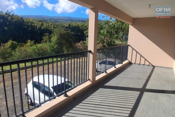 A LOUER Bel appartement F3 de 76,35 m2 sur SAINT-GILLES LES HAUTS à 900,00 euros !!!