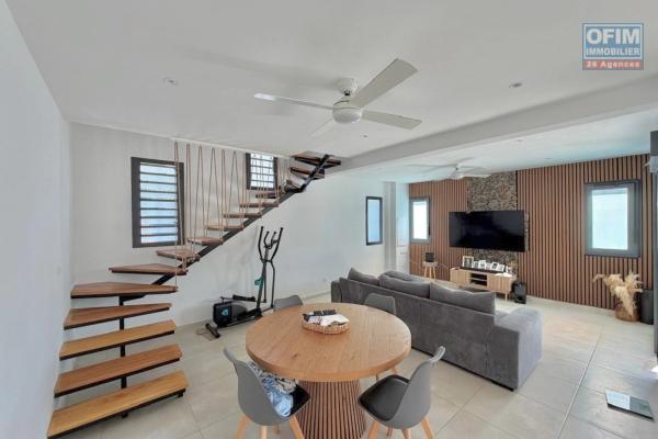 Villa T5 contemporaine de 2025 avec piscine &ndash; La Rivi&egrave;re Saint-Louis
