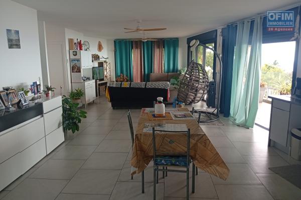A VENDRE MAISON F3 DE PLAIN PIED DE 174 M2 DE SURFACE AVEC VUE MER A L'ETANG ST LEU