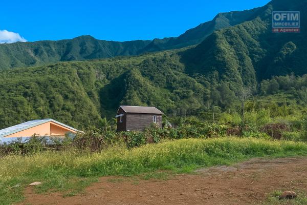 TERRAIN DE 493 m2 CONSTRUCTIBLE