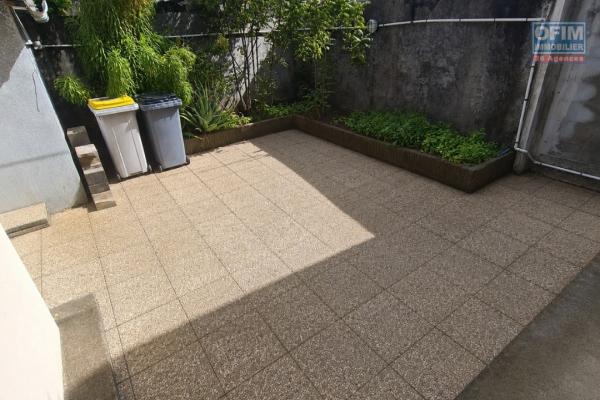 A Vendre Maison 2 chambres avec garage &agrave; SAINTE SUZANNE/ CENTRE