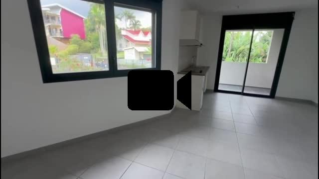 A louer grand studio neuf d'environ 34 m&sup2; dans r&eacute;sidence pour &eacute;tudiants &agrave; l'universit&eacute; du Tampon